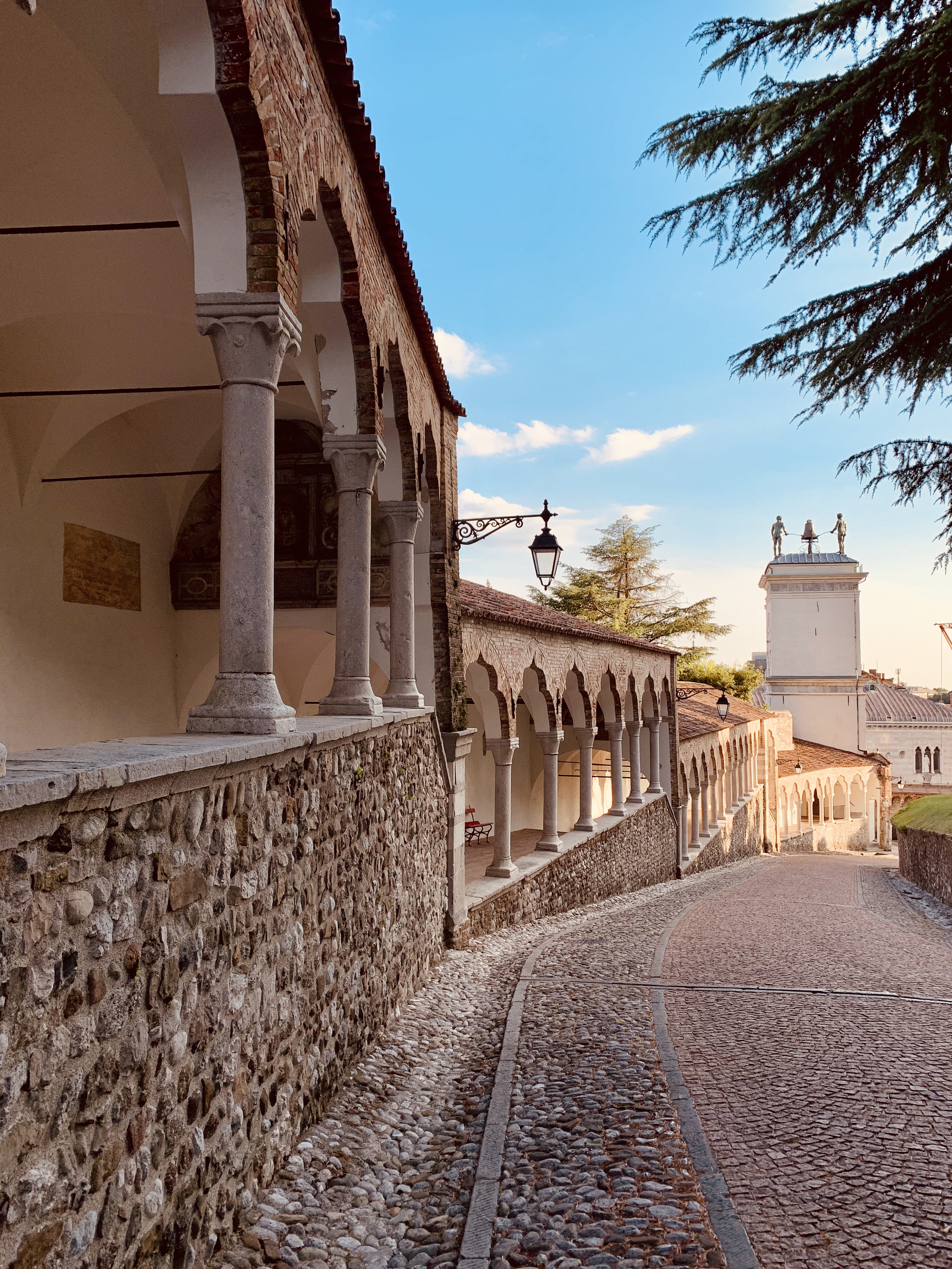 Schlossweg Schlossweg